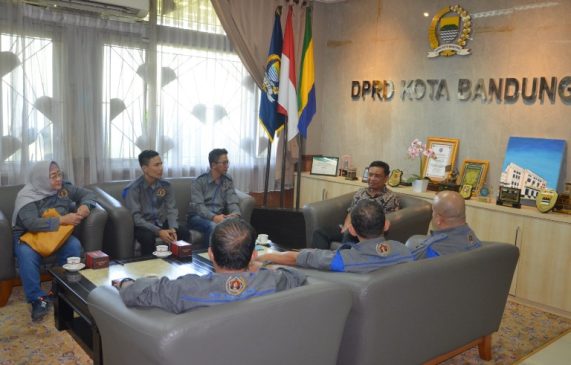 Tedy Rusmawan Berpesan Kepada Pengurus Pokja PWI Kota Bandung Ikut Kawal Pembangunan Kota Bandung