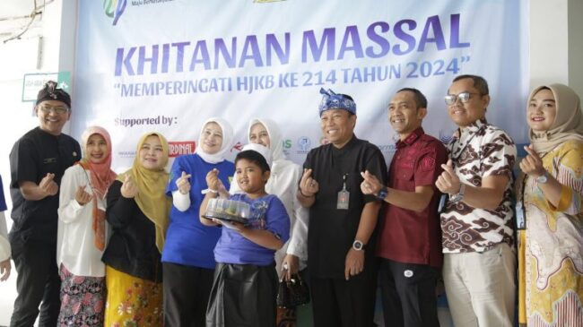 Dinsos Bersama RSUD Kota Bandung Gelar Khitanan Massal Gratis