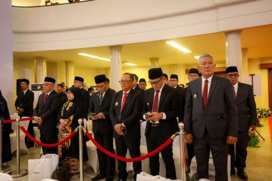 Pj Wali Kota Bandung Ucapkan Selamat Bertugas Kepada Anggota DPRD Jabar Periode 2024-2029