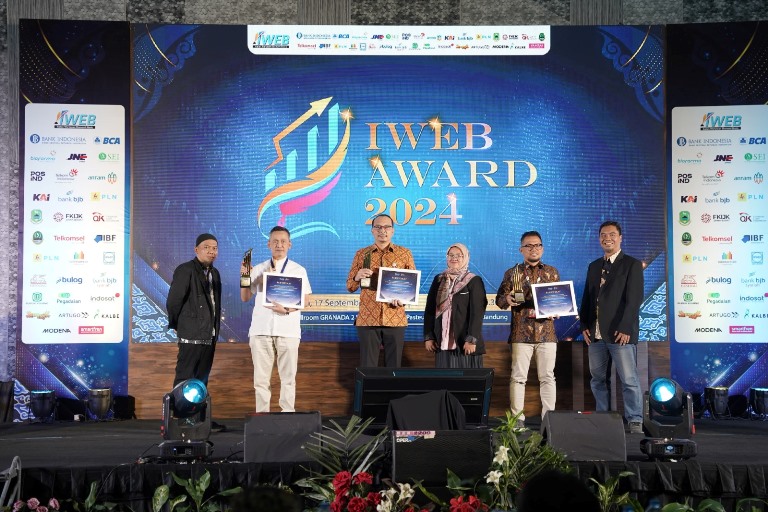 bank bjb Berhasil Gaet Penghargaan 'Pengembangan UMKM Terbaik' Pada Ajang IWEB Award 2024