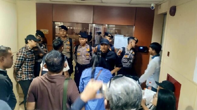 Nyaris Adu Fisik, Puluhan Anggota PWI Desak Pengosongan Kantor Pusat di Gedung Dewan Pers
