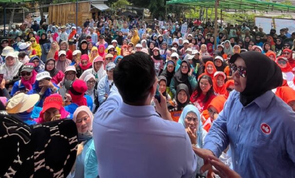 Ribuan Warga Sambut Cabup Sahrul Gunawan Ikuti Gebyar Senam di Cangkuang