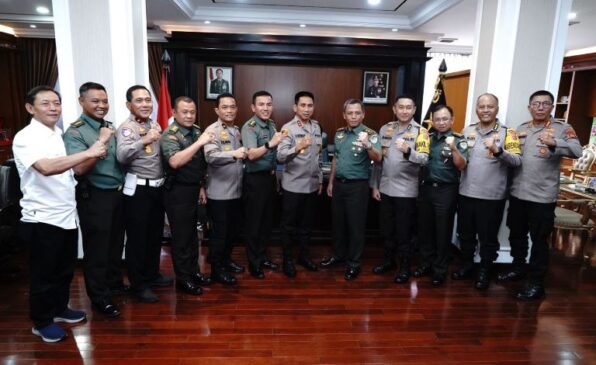 Kapolda Jabar Terima Kunjungan Silaturahmi Pangdam III Siliwangi