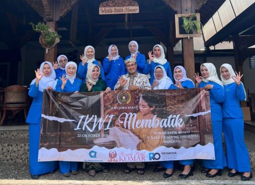 Meriahkan Hari Batik Nasional, IKWI Jawa Barat Gelar Workshop ‘IKWI Membatik’ di Rumah Batik Komar