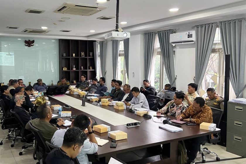 Soroti Masalah Reklame Ilegal, Pansus 3 Bahas Raperda Baru