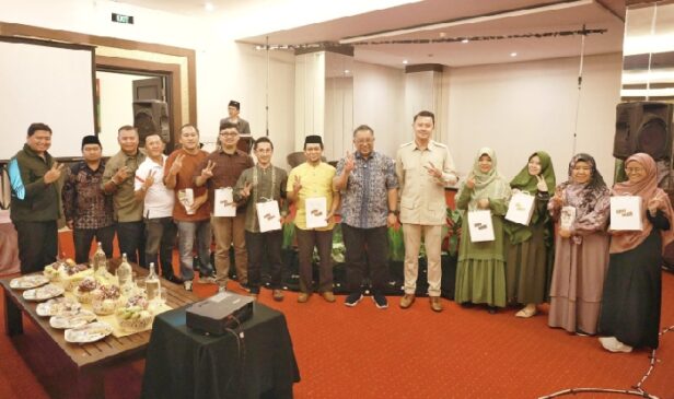 Pasangan HD Disambut Hangat oleh PD Persis dan Persistri Kota Bandung