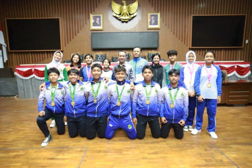 Ketua DPRD Kota Bandung Sambut Juara Gala Siswa Indonesia SMP Tingkat Nasional