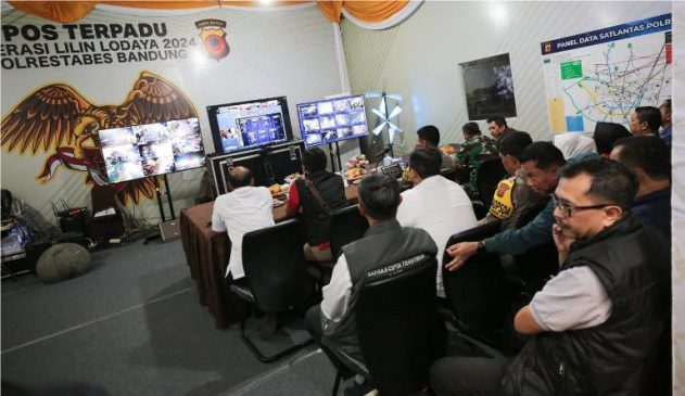 Ratusan Personel Dishub Kota Bandung Siaga di Puluhan Titik Saat Malam Tahun Baru 2025