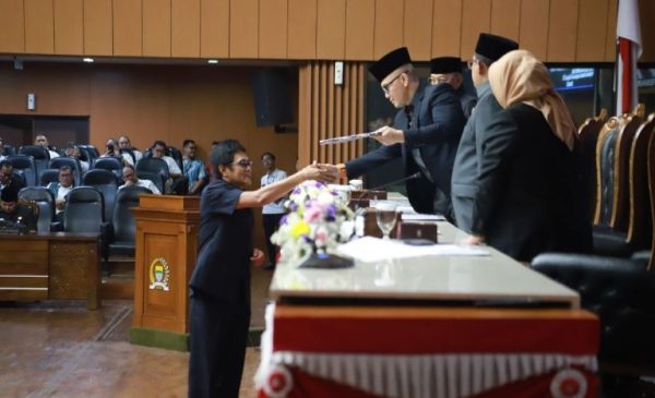 DPRD Kota Bandung Gelar Rapat Paripurna Bahas Raperda Perubahan Atas Perda Pajak Daerah dan Retribusi