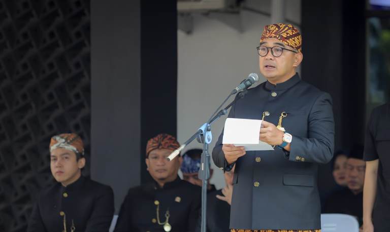 Hardiknas 2025, Wali Kota Bandung Dorong Partisipasi Semesta untuk Pendidikan Bermutu