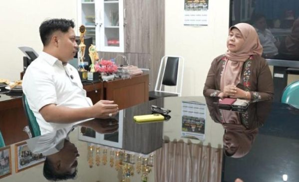 Radea Respati Paramudhita Tinjau SMPN 35 Bandung Soal Laporan Dugaan Keracunan MBG