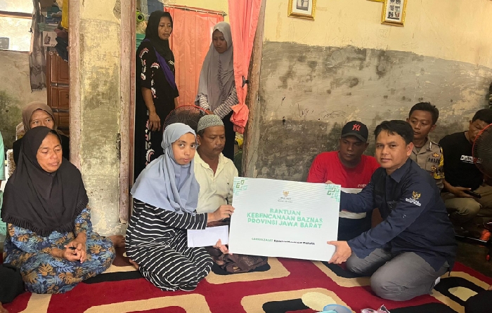 BAZNAS Jabar Berikan Bantuan 300 Juta dan Sembako Kepada Keluarga Korban Longsor di Blok Gunung Kuda Cirebon