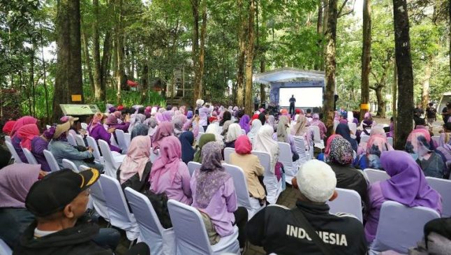 Wujudkan Kota Ramah Lansia, Pemkot Bandung Ajak 135 Lansia Berwisata