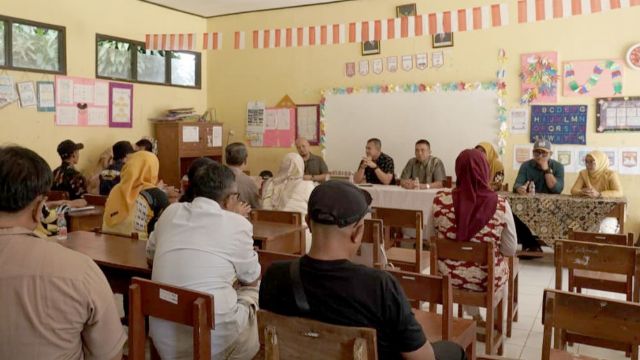 Lanjutkan Program Beasiswa Pelajar Nasional, BRI Serahkan Simbolis Beasiswa dan Kick Off Renovasi SDN Kebon Kai Girang