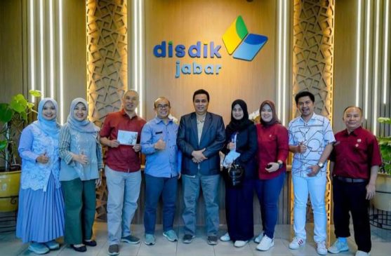 Disdik Jabar Gelar Sertijab 7 Jabatan Administrator dan Pengawas