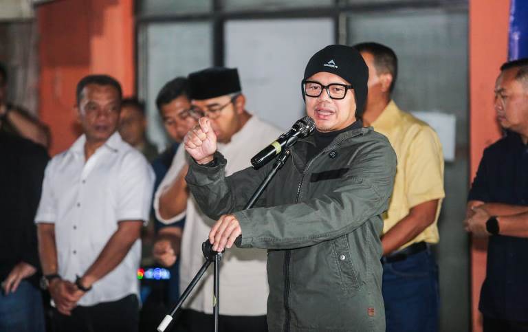 Wamendagri Bima Arya Sugiarto Apresiasi Kota Bandung Tercepat Aktifkan Siskamling