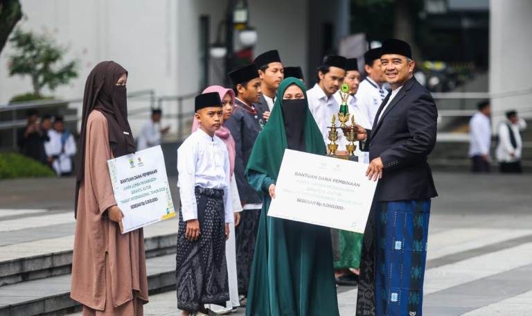 Peringatan Hari Santri 2025, Farhan Ajak Para Santri Teladani Semangat Tauhid dan Perjuangan Ulama