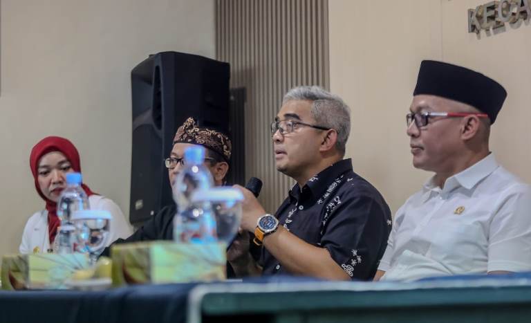 Farhan Dorong Setiap RW Rekrut Petugas Pemilah Sampah