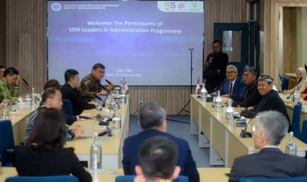 The 15 th Leaders in Administration Programme, Farhan Ajak Kembangkan Kepemimpinan yang Konsisten 