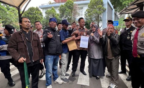 Wakil Ketua Komisi II DPRD Kota Bandung Terima Audiensi Aliansi Anti Korupsi Bandung