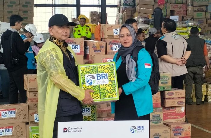 BRI Salurkan Bantuan Rp50 Juta untuk Korban Longsor Cisarua Bandung Barat