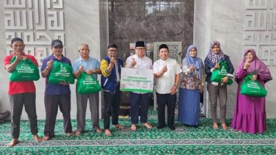 BAZNAS Jawa Barat Salurkan 40 Paket Munggahan dan Bantuan Operasional Masjid As Salam Dago Bandung