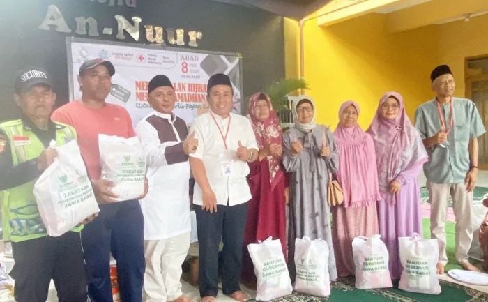 BAZNAS Jawa Barat Salurkan 55 Paket Sembako dan Uang Kafalah di Bojongsoang Jelang Ramadhan