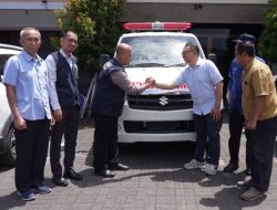 BRI Perkuat Layanan Kesehatan Masyarakat Bandung Lewat Bantuan Ambulans