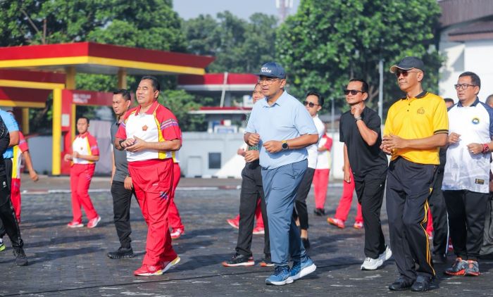 Farhan Ikut Menembak Saat HUT ke-52 Sekolah Staf dan Komando Tentara Nasional Indonesia, Tegaskan Sinergi TNI dan Pemkot Bandung