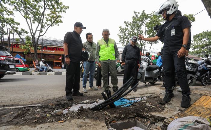 Farhan Tinjau Bekas Galian IPT di Bandung, Targetkan Perapihan Tuntas Hari Ini
