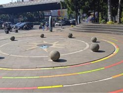 Libur Lebaran, Taman Kota di Bandung Ramai Pengunjung namun Tetap Bersih