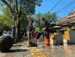 Muhammad Farhan Tegaskan Trotoar Harus Kembali ke Fungsinya, PKL Diminta Tertib