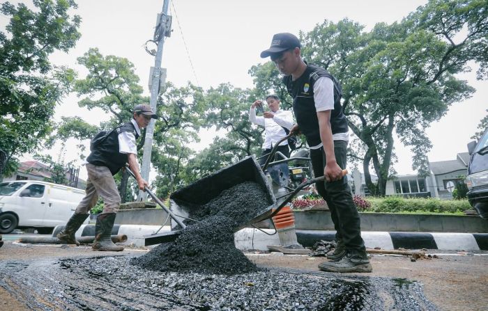 Perbaikan Jalan Dikebut, Pemkot Bandung Kebut 17 Ruas Strategis