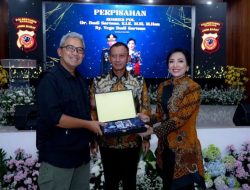 Perpisahan Kapolrestabes Bandung, Farhan Apresiasi Kepemimpinan Budi Sartono dalam Menjaga Stabilitas Kota