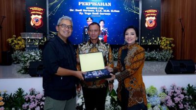 Perpisahan Kapolrestabes Bandung, Farhan Apresiasi Kepemimpinan Budi Sartono dalam Menjaga Stabilitas Kota