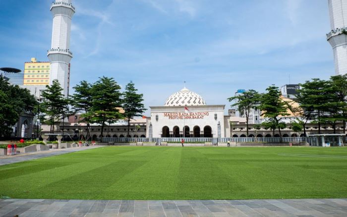 Sebanyak 2.124 Titik Salat Id Disiapkan di Bandung, Farhan Salat di Plaza Balai Kota