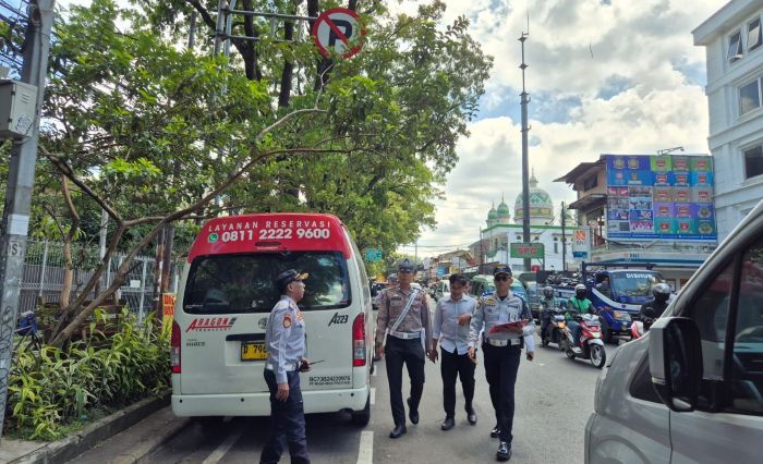 Dishub Bandung Sikat Parkir Liar, Puluhan Kendaraan Ditindak di Titik Rawan Macet