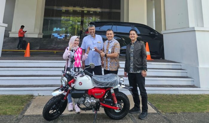 Merchant Sky Tree Coffee Raih Honda Monkey dari Program Merchant Lucky Ride BRI Bandung