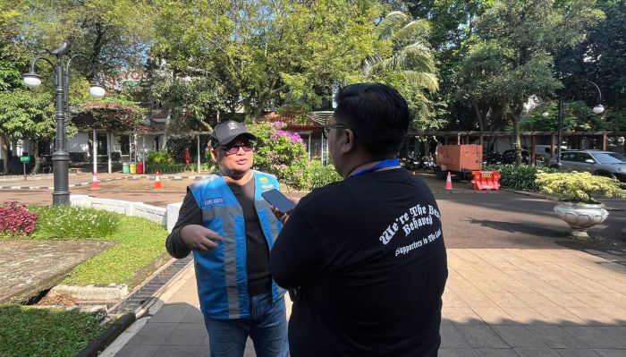 Pesta Juara Persib Tinggalkan Puluhan Ton Sampah, DLH Bandung Kerahkan Puluhan Petugas Bersihkan Kota