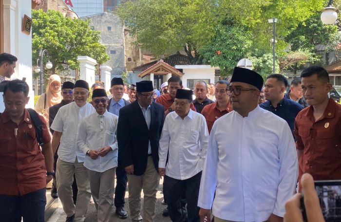 Sambut Pesan Jusuf Kalla, Wali Kota Bandung Siapkan Program Pemberdayaan Umat di Masjid Agung