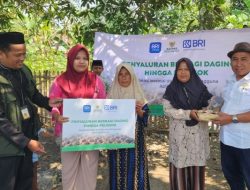 BAZNAS Jabar Salurkan Zakat Pengguna BRImo kepada 80 Mustahik di Karawang Lewat Program Berbagi Daging Hingga Pelosok