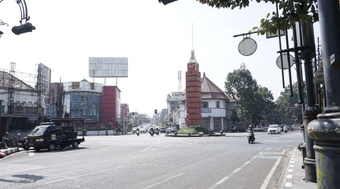 Pemkot Bandung Rapikan Kabel Udara di Jalan Asia Afrika, Wajah Kawasan Heritage Makin Tertata