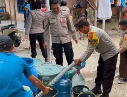 Polisi Distribusikan 18.000 Liter Air Bersih Gratis untuk Warga Terdampak Kemarau di Indramayu