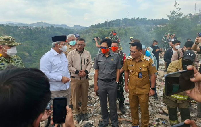 Diduga Jadi Tempat Pembuangan Sampah Ilegal, Lahan Terbakar di Ciumbuleuit Ditutup