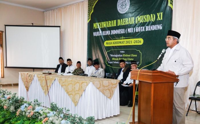 Farhan Minta Ulama Tak Hanya Redam Konflik, tapi Jadi Pelita bagi Masyarakat Bandung