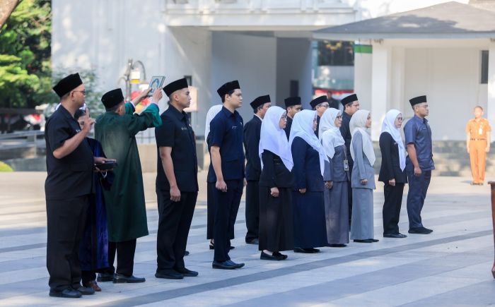 Wali Kota Bandung Lantik 16 Pejabat Fungsional dan Naikkan Pangkat 139 ASN