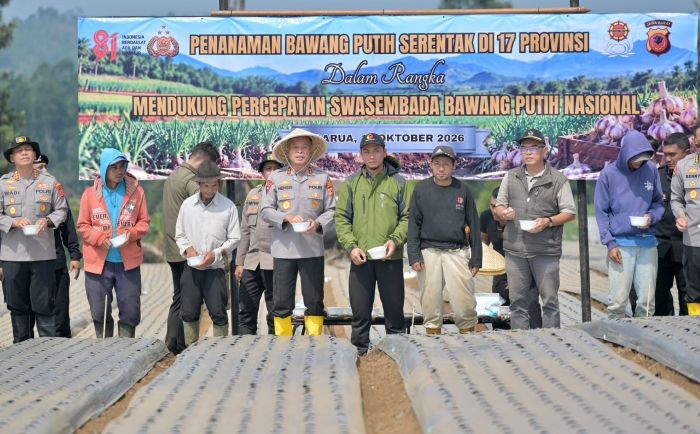 Kapolda Jabar Pimpin Penanaman Bawang Putih, Siapkan 105 Hektare Lahan Dukung Swasembada Pangan