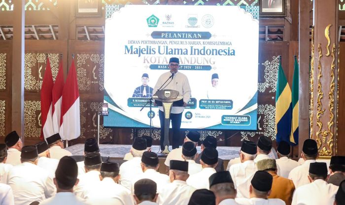 Lantik Pengurus MUI Kota Bandung 2026–2031, Farhan Titip Lima Agenda Strategis